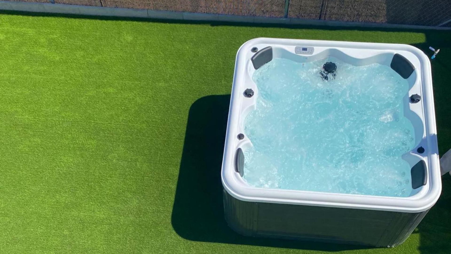Villa with jacuzzi Golf Vistabella