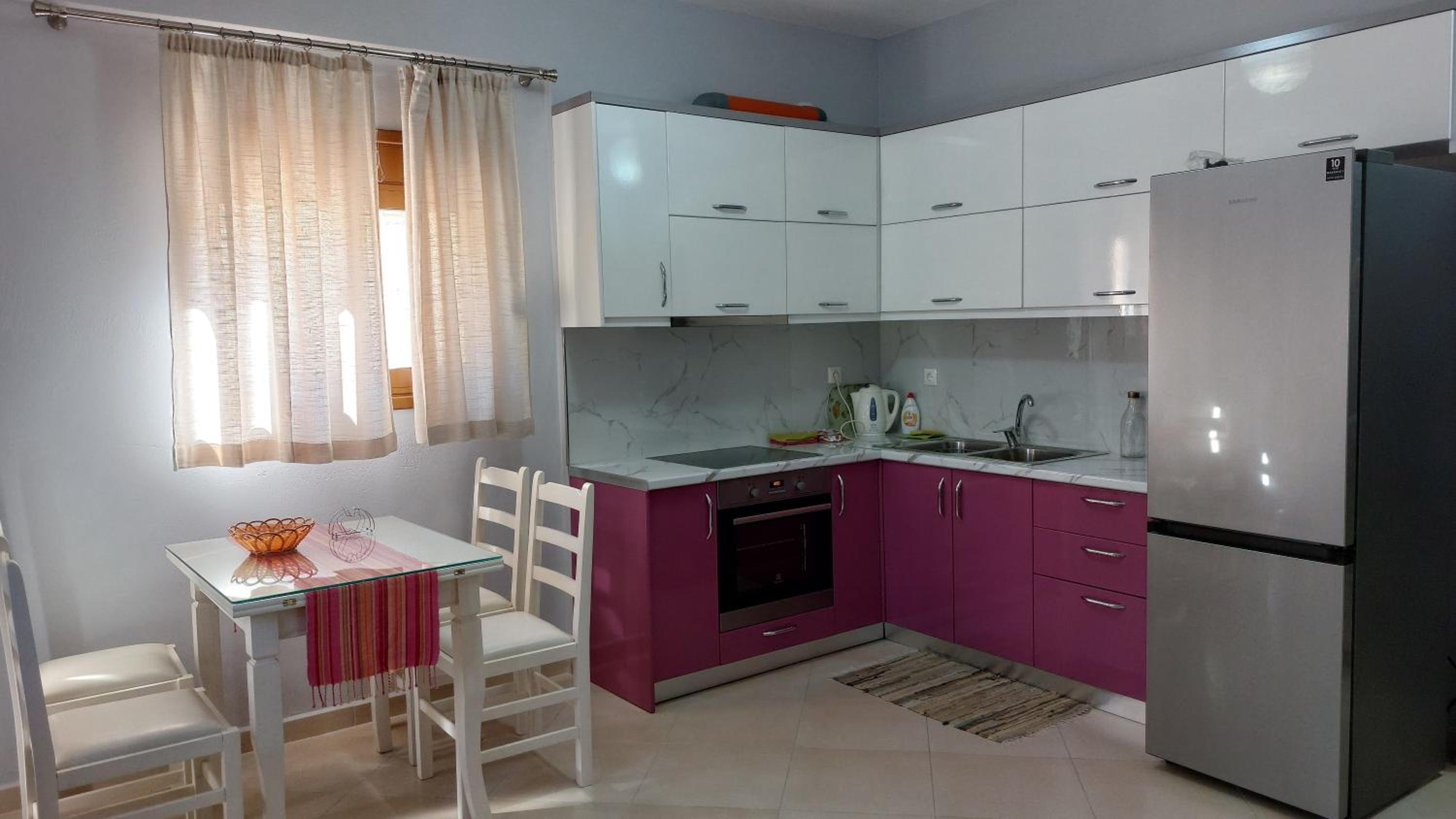 Lovely 1-bedroom rental unit with free parking on premises