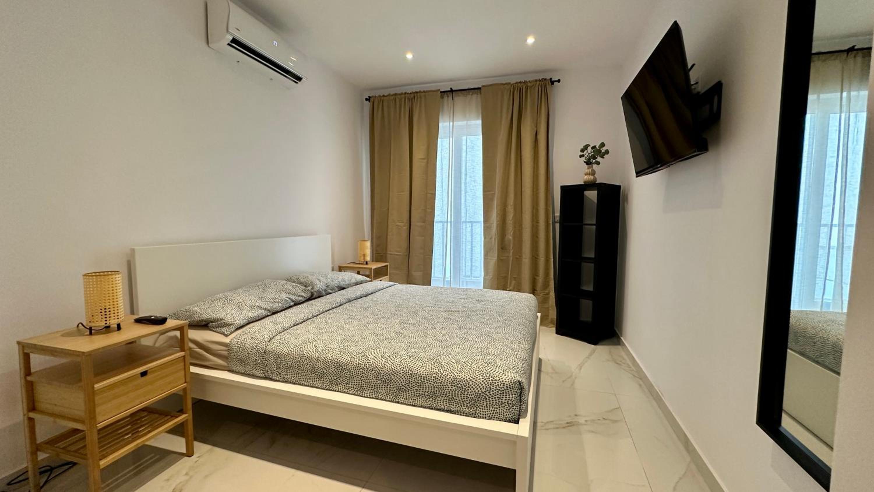 Pauliz Apartments