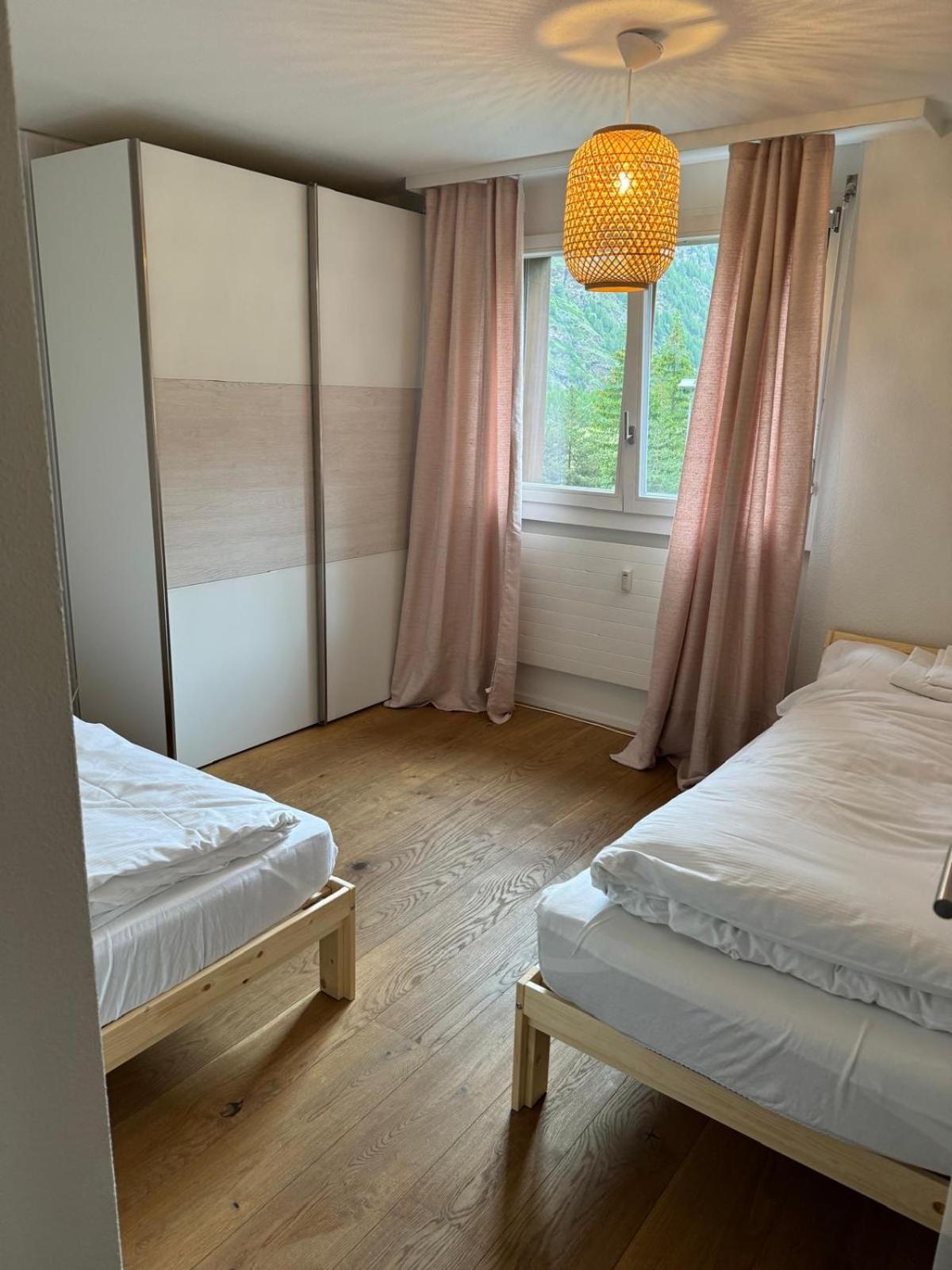 Moderne Dachwohnung Nähe Zermatt mit Balkon