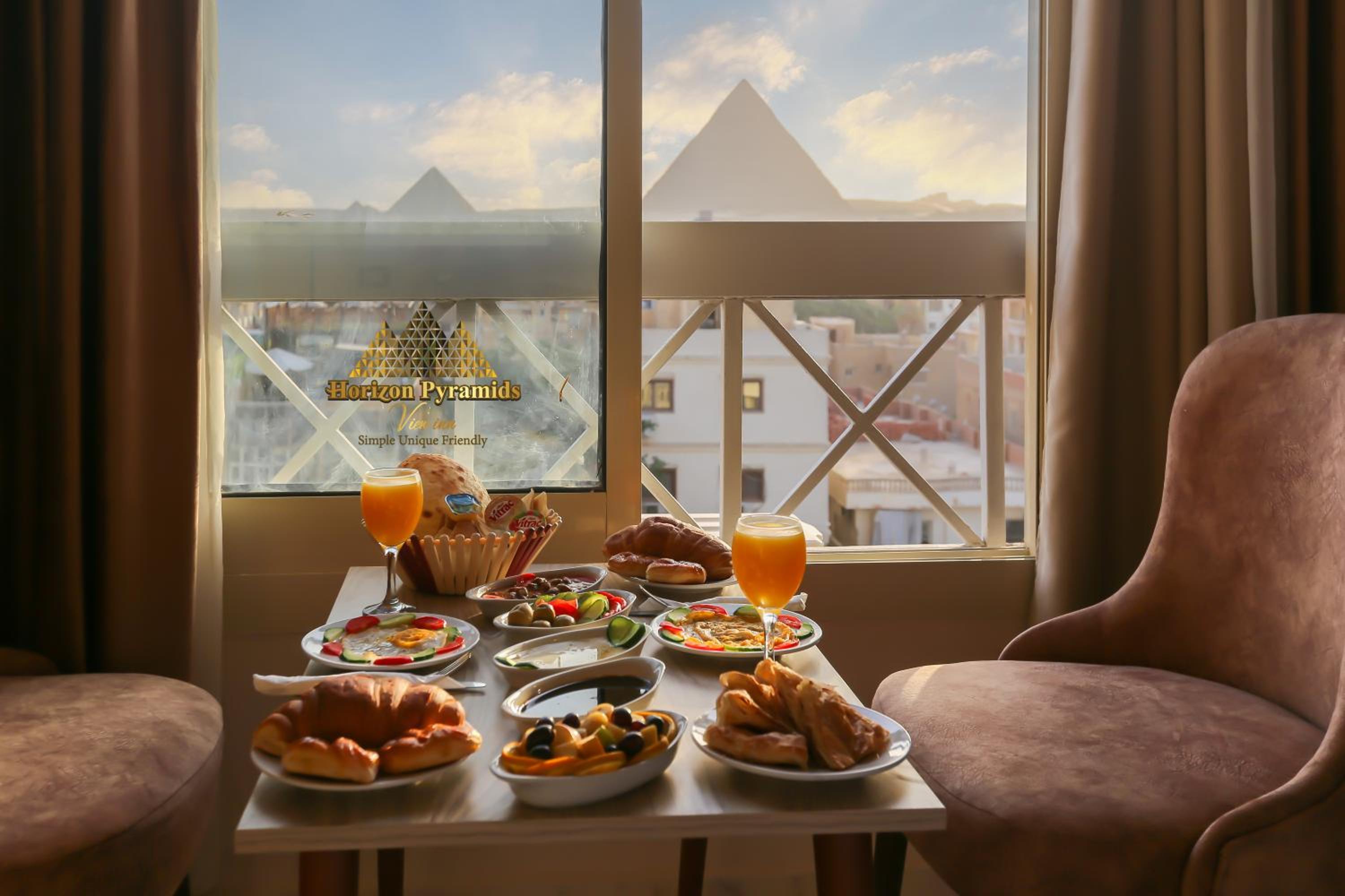 Horizon Pyramids View inn