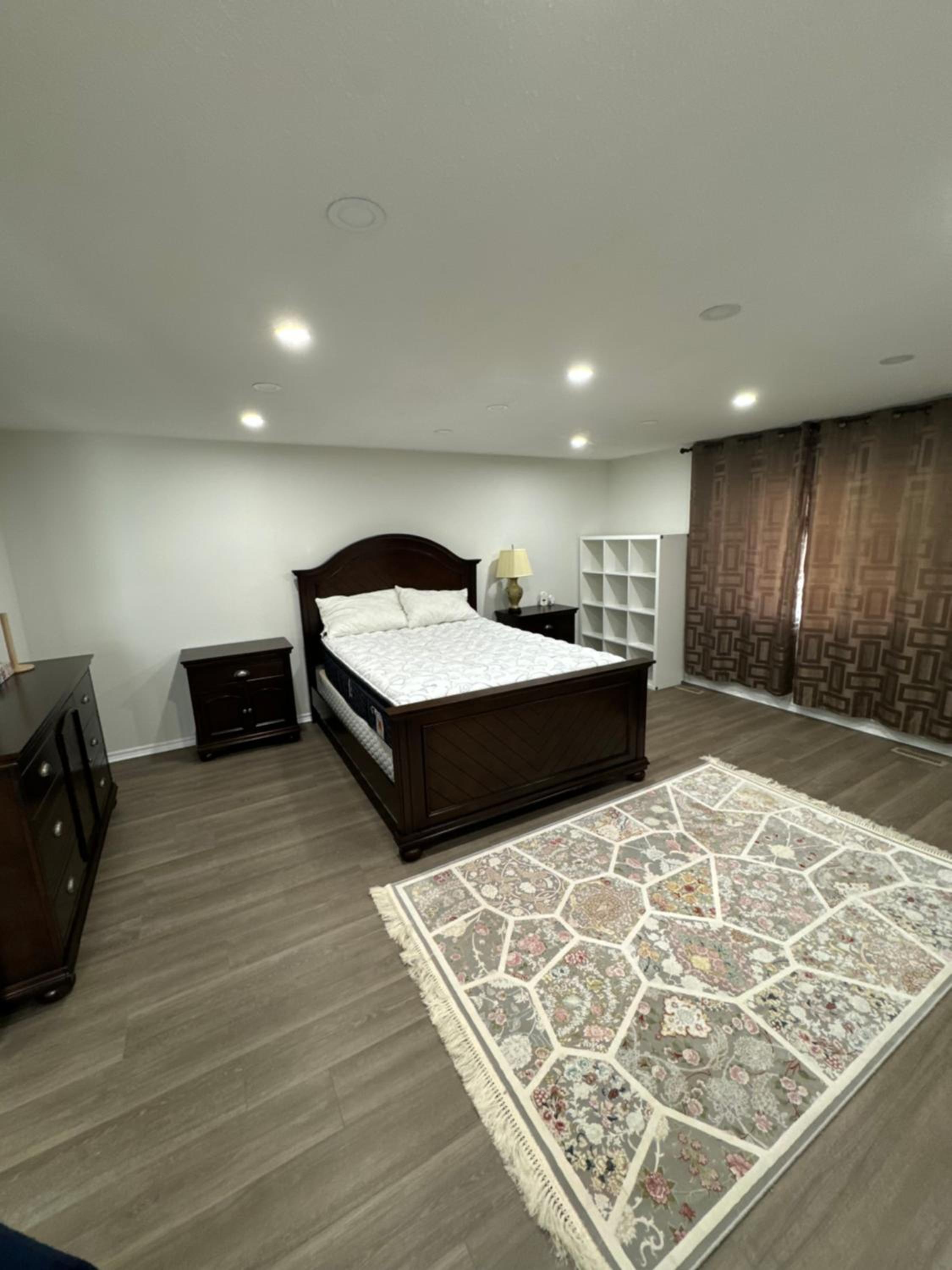 Fully Renovated Boutique-Style 3-Bedroom 2 Story