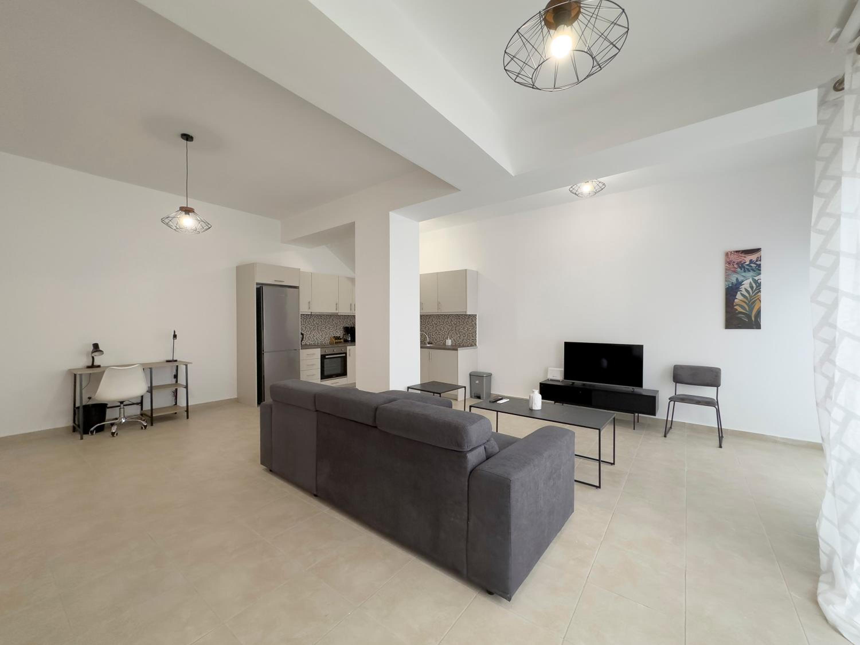 Glenvar Heights I2 90 sqm cozy apt in Paleo Faliro