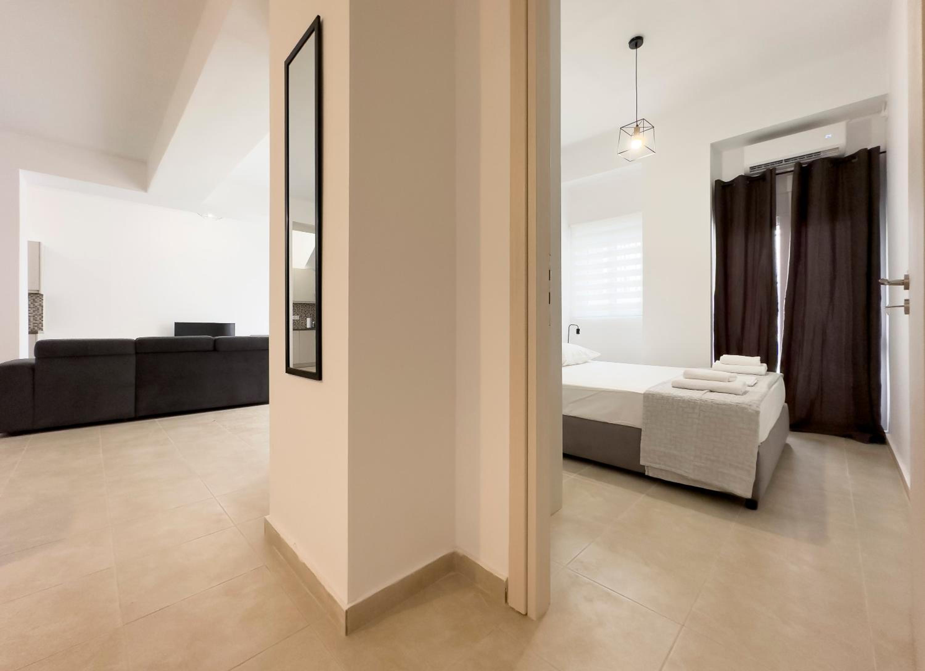 Glenvar Heights I2 90 sqm cozy apt in Paleo Faliro
