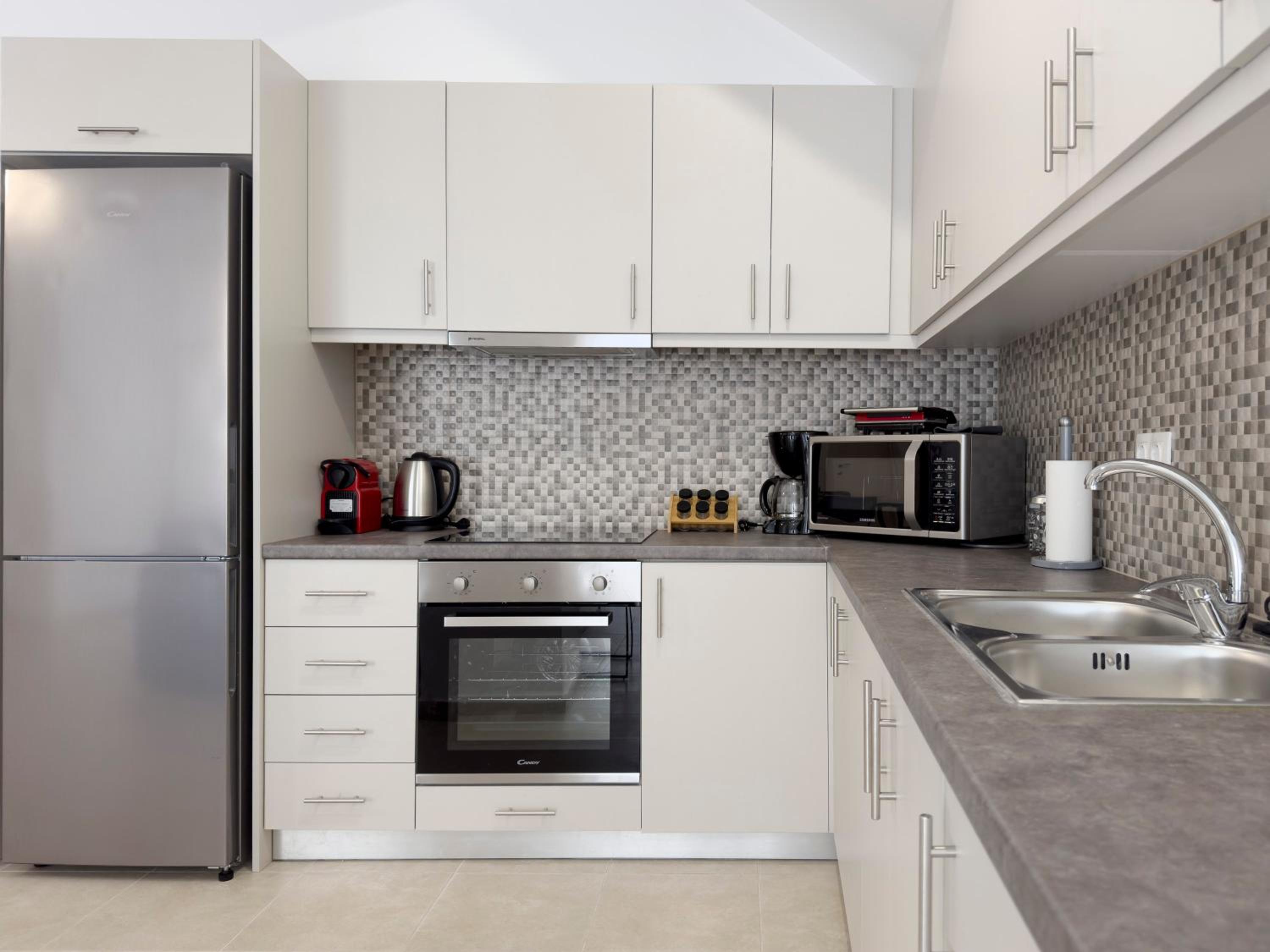 Glenvar Heights I2 90 sqm cozy apt in Paleo Faliro