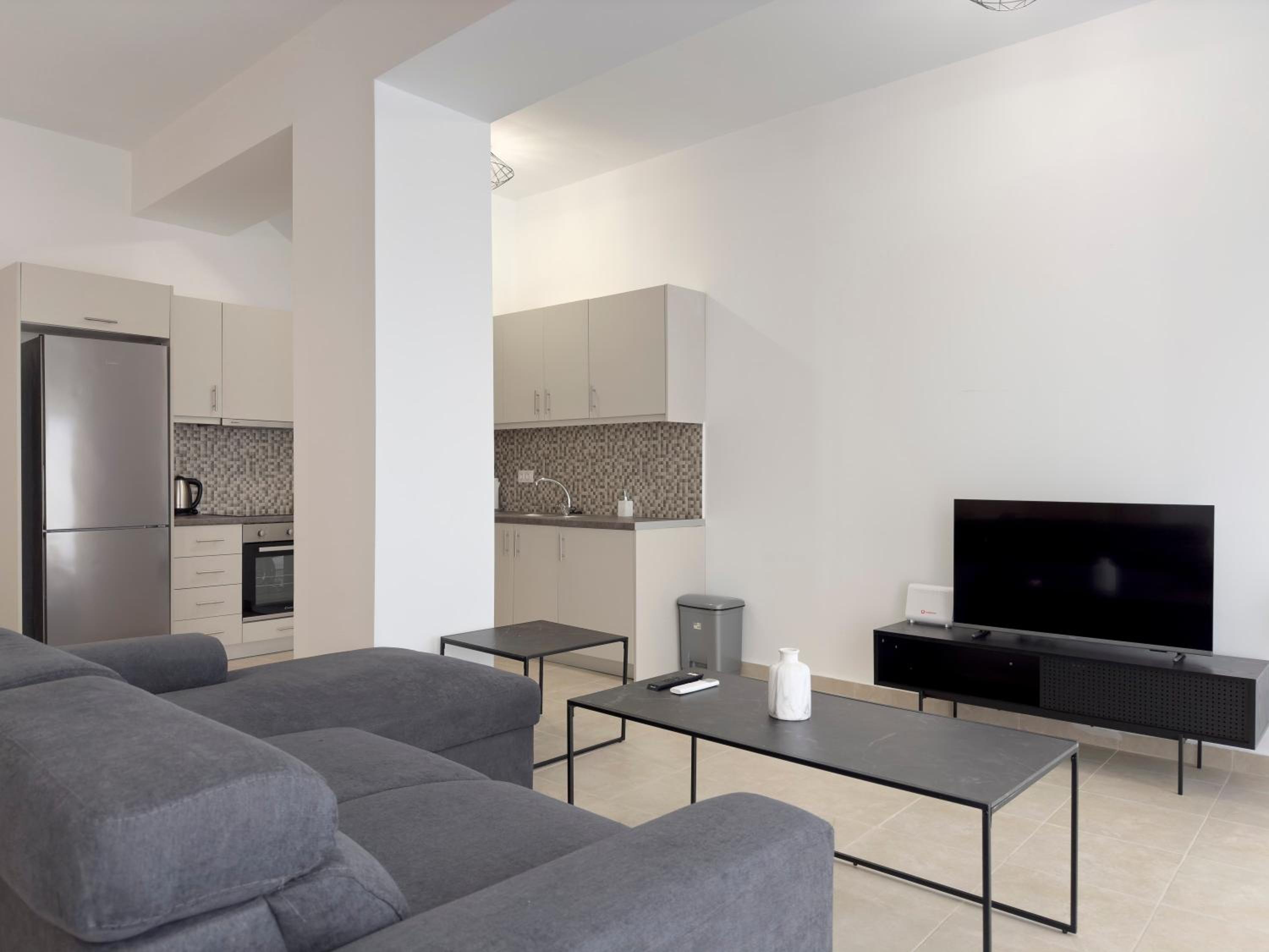 Glenvar Heights I2 90 sqm cozy apt in Paleo Faliro