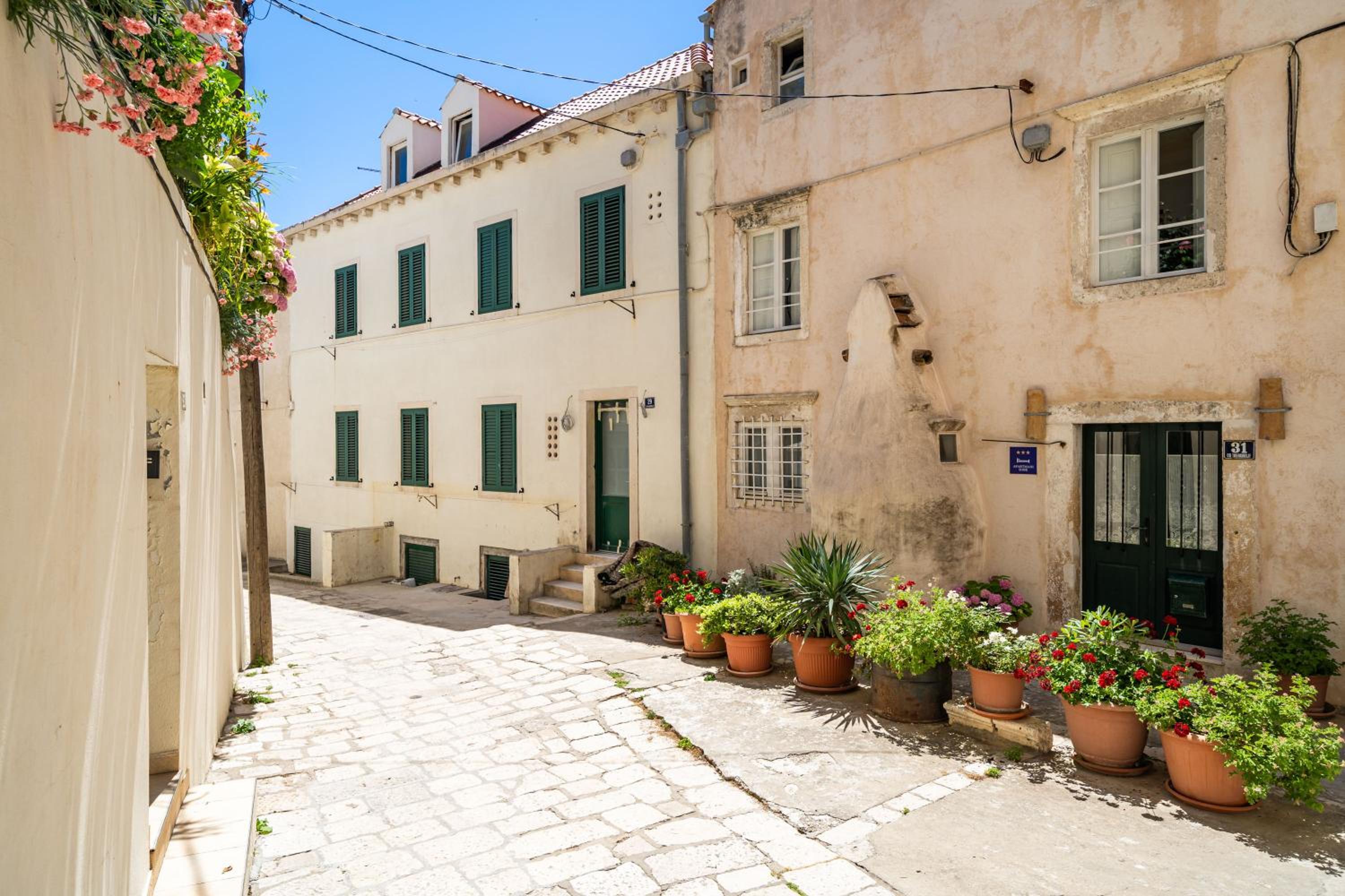 Old Town Historical Residence Apartment