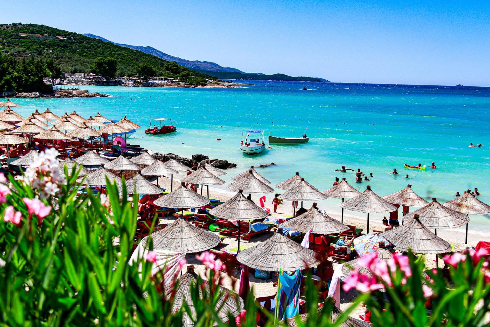 Red Infinity SeaView Apartment Saranda