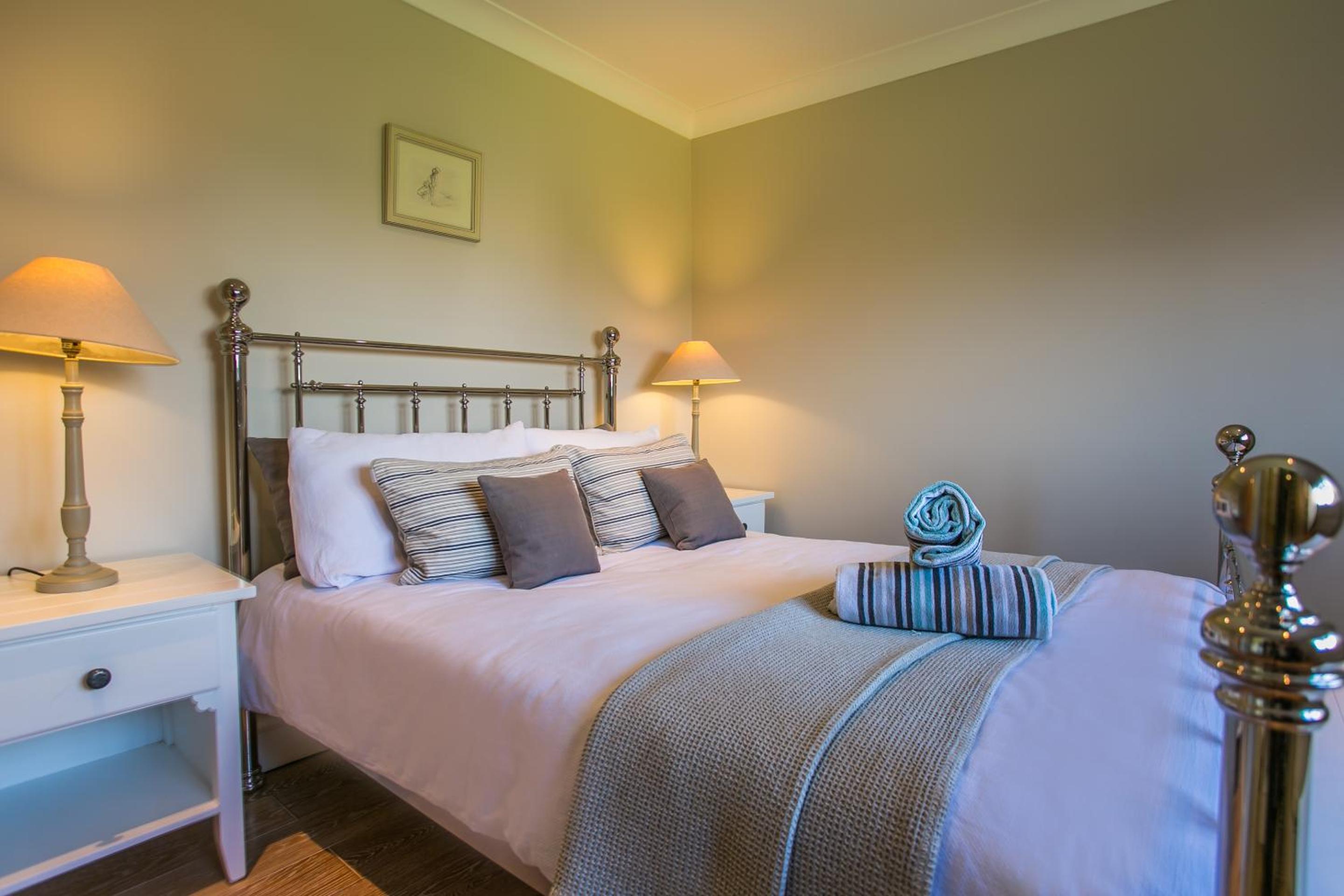 Sunshine - Beachfront home in Bracklesham Bay