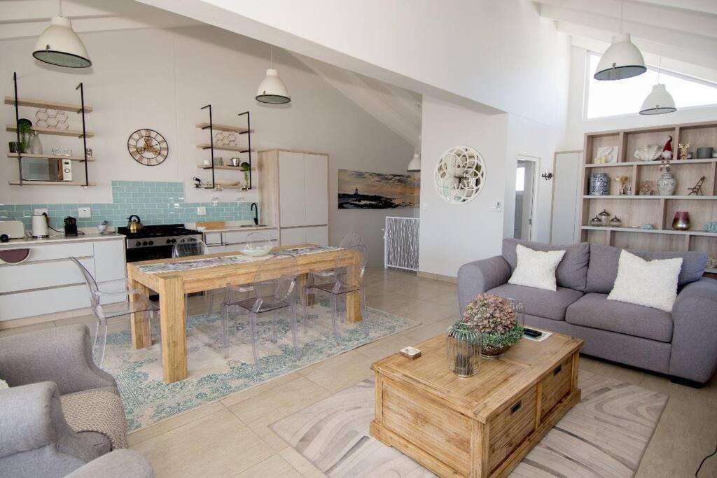 Shelley Point Estate Blue Avion Luxury Holiday Home Solar Powered