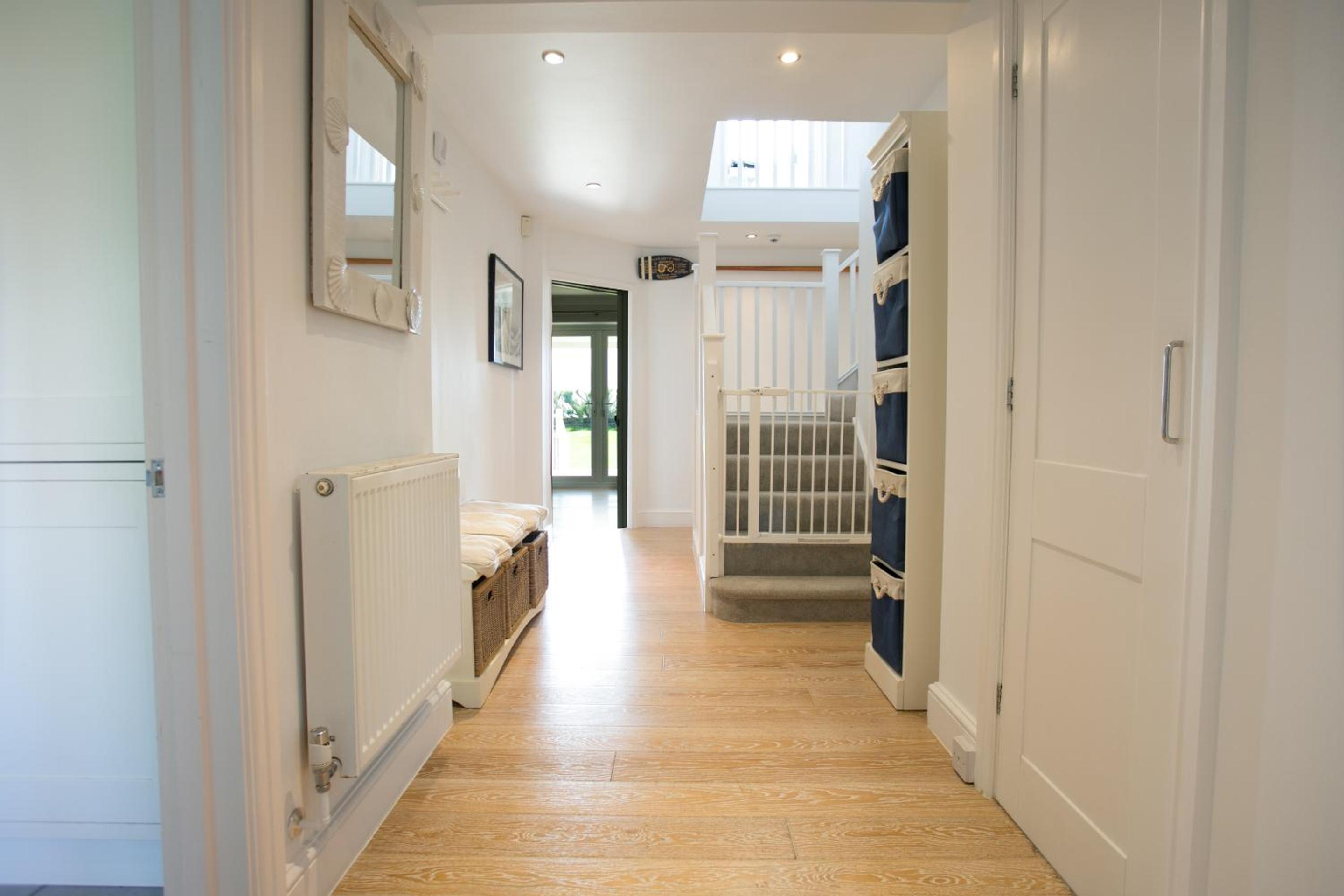 Sunshine - Beachfront home in Bracklesham Bay
