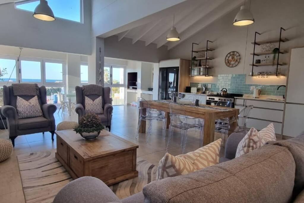Shelley Point Estate Blue Avion Luxury Holiday Home Solar Powered