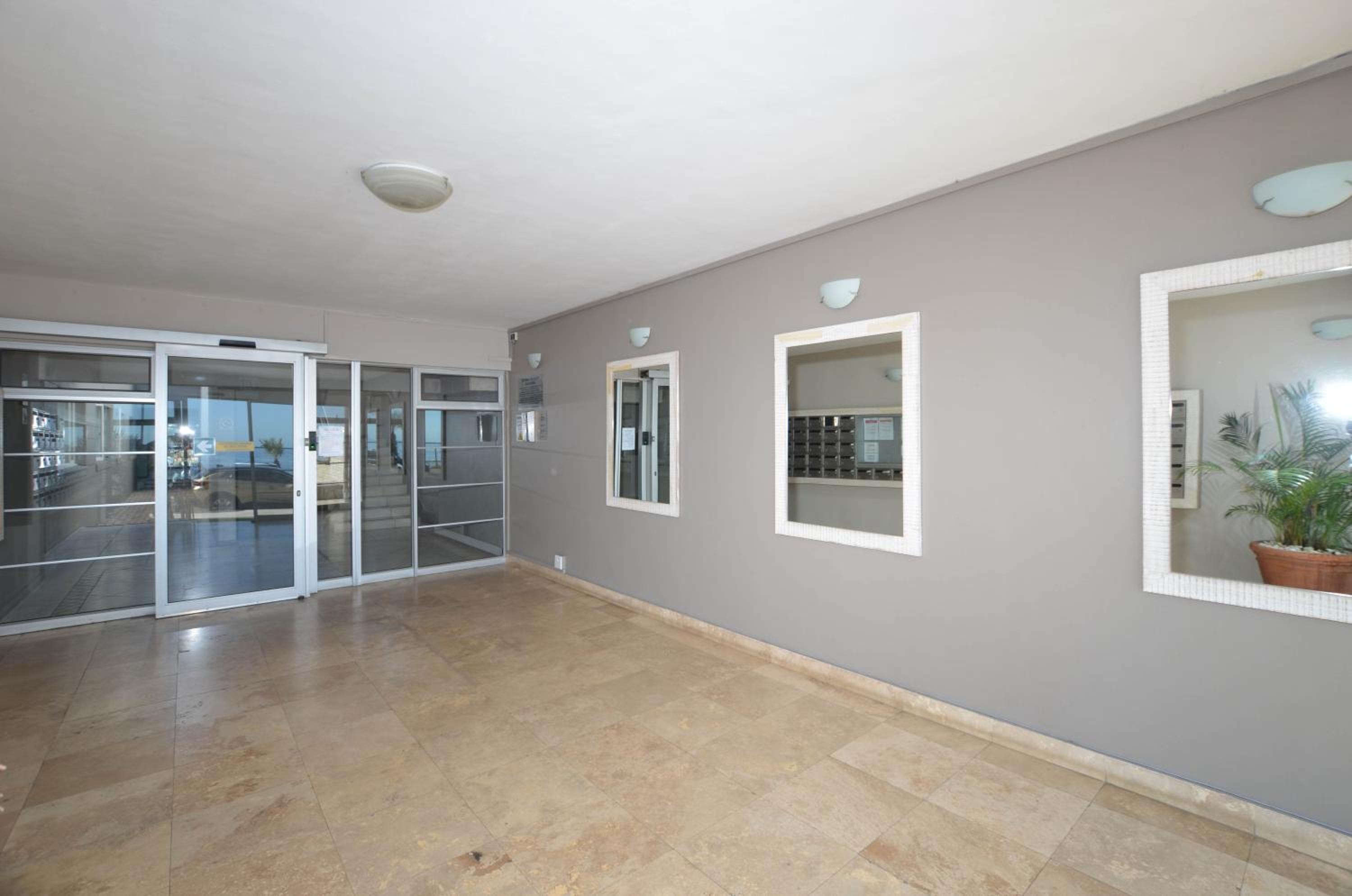 29 Sandringham Mouille Point view 2