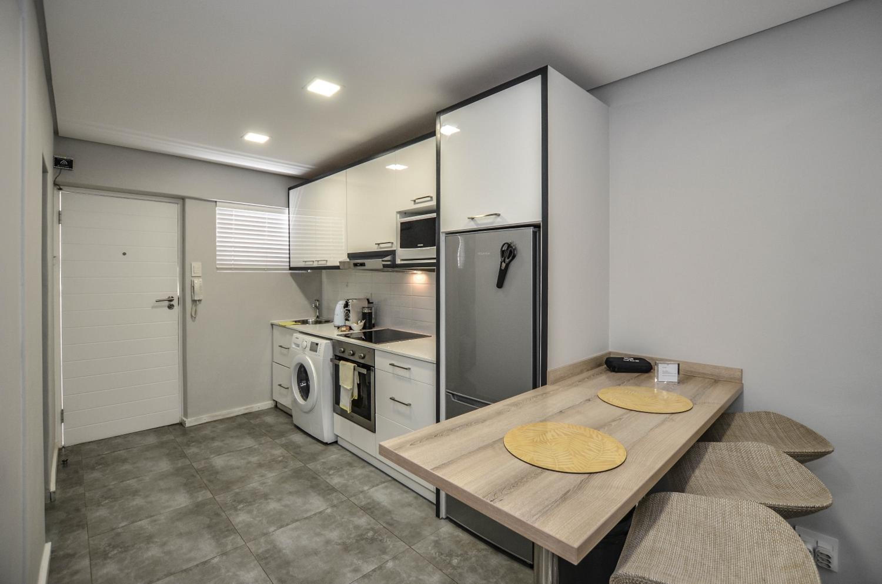 29 Sandringham Mouille Point view 4