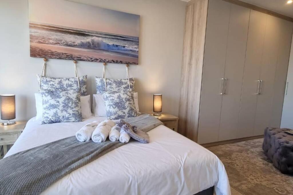 Shelley Point Estate Blue Avion Luxury Holiday Home Solar Powered