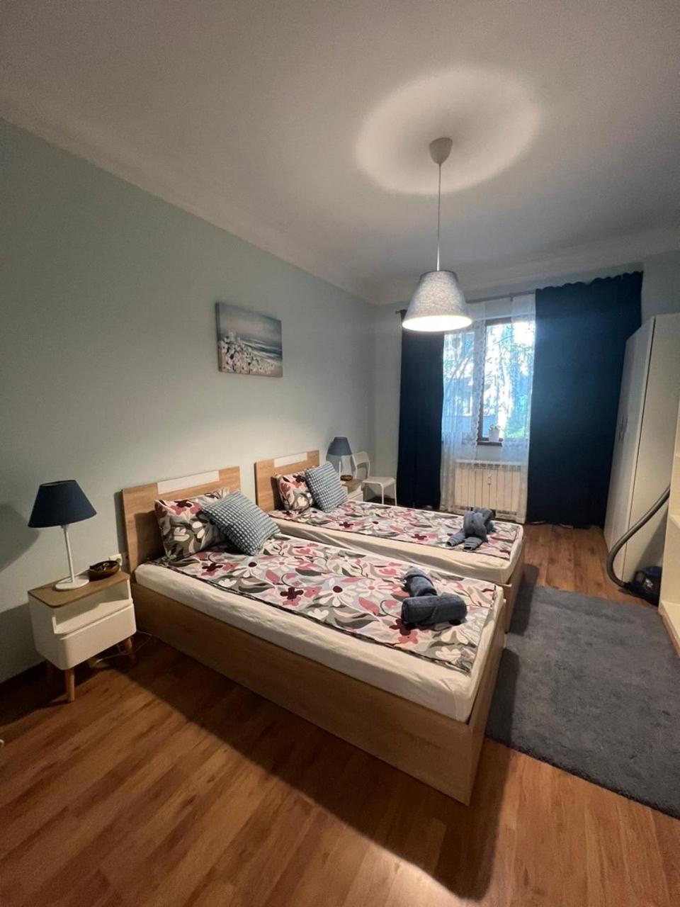 Top Pick! Central Spacious 2 Bedroom Apartment