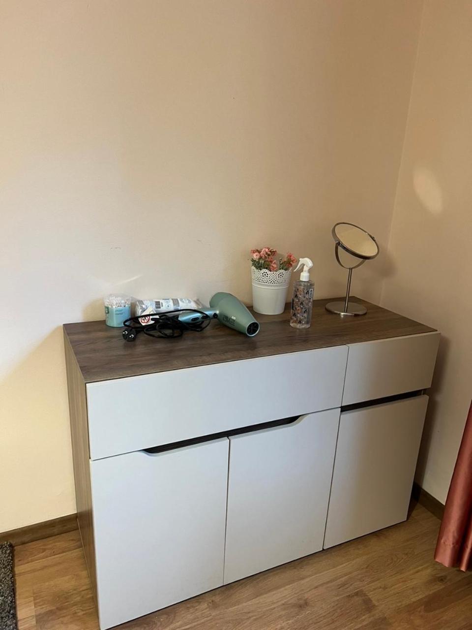 Top Pick! Central Spacious 2 Bedroom Apartment