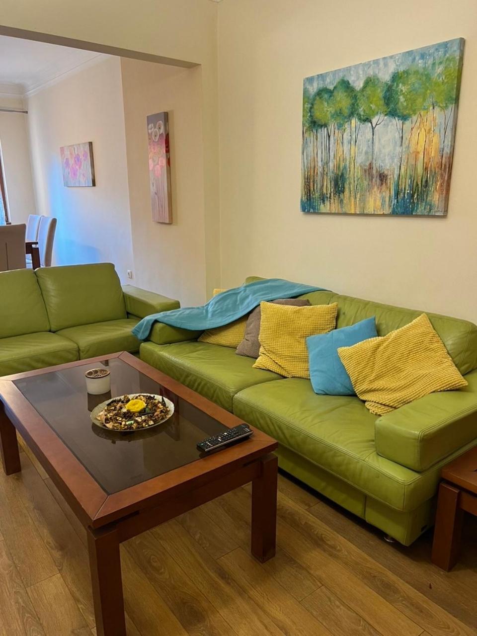 Top Pick! Central Spacious 2 Bedroom Apartment