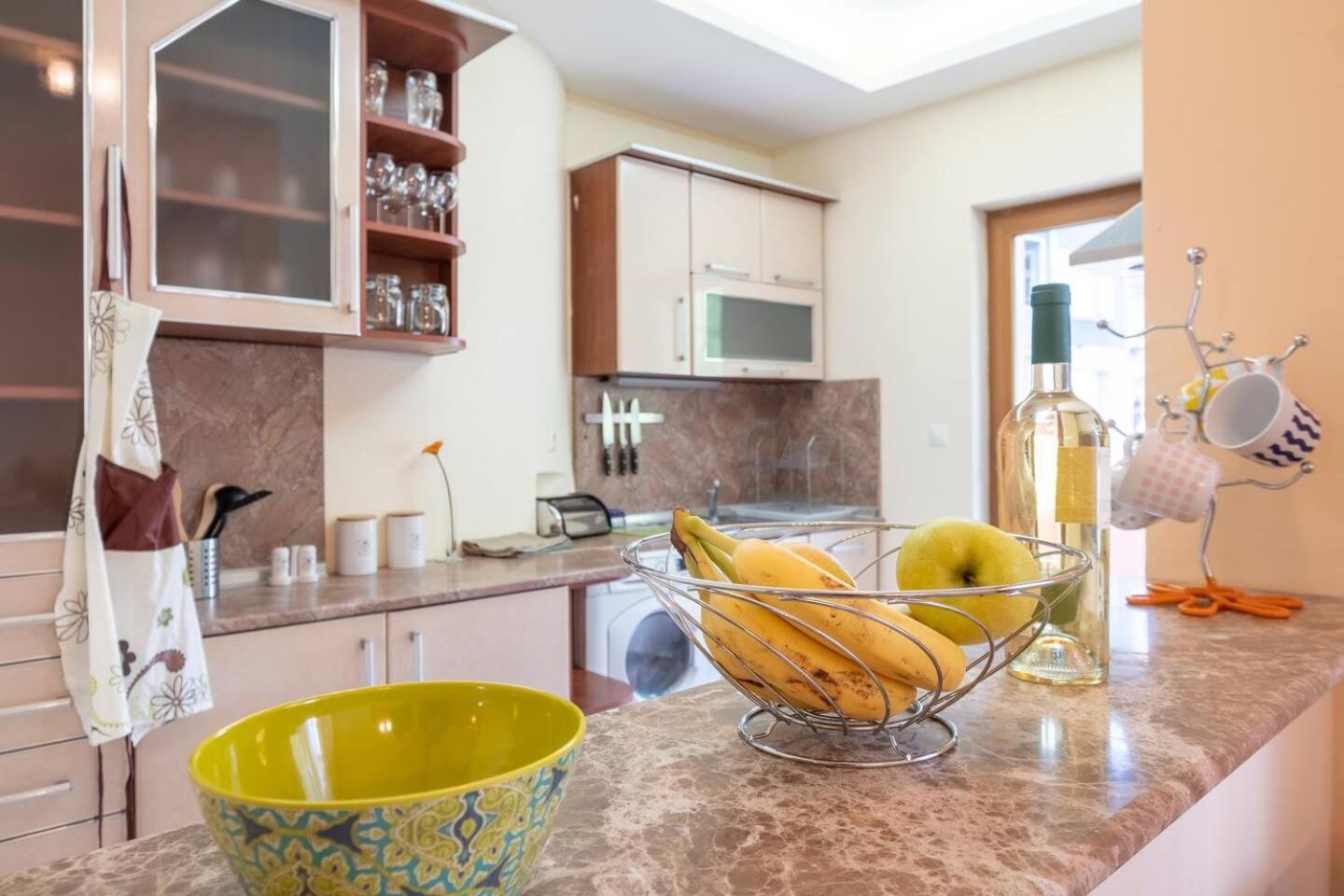 Top Pick! Central Spacious 2 Bedroom Apartment