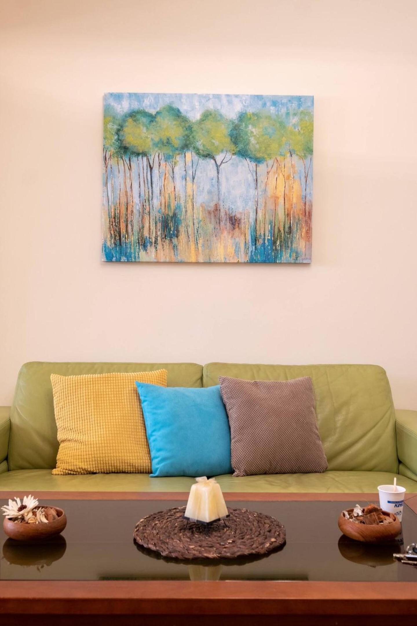 Top Pick! Central Spacious 2 Bedroom Apartment