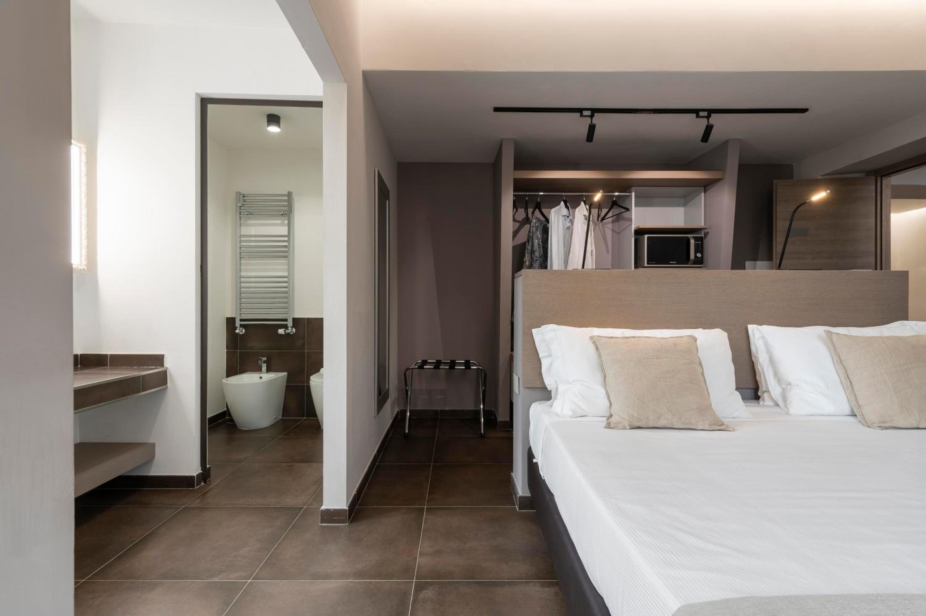 The Point Suites Rome - Guest House