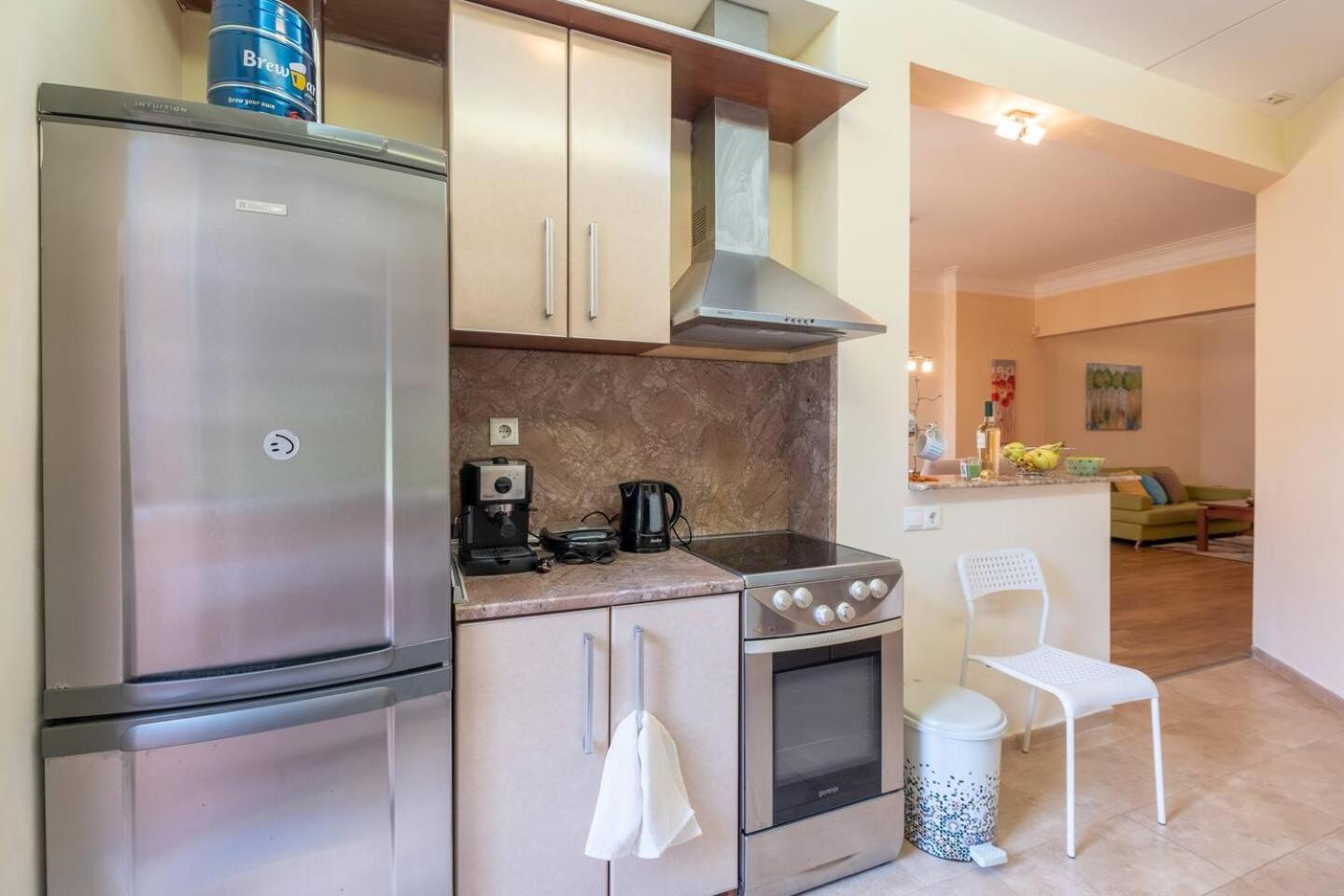 Top Pick! Central Spacious 2 Bedroom Apartment