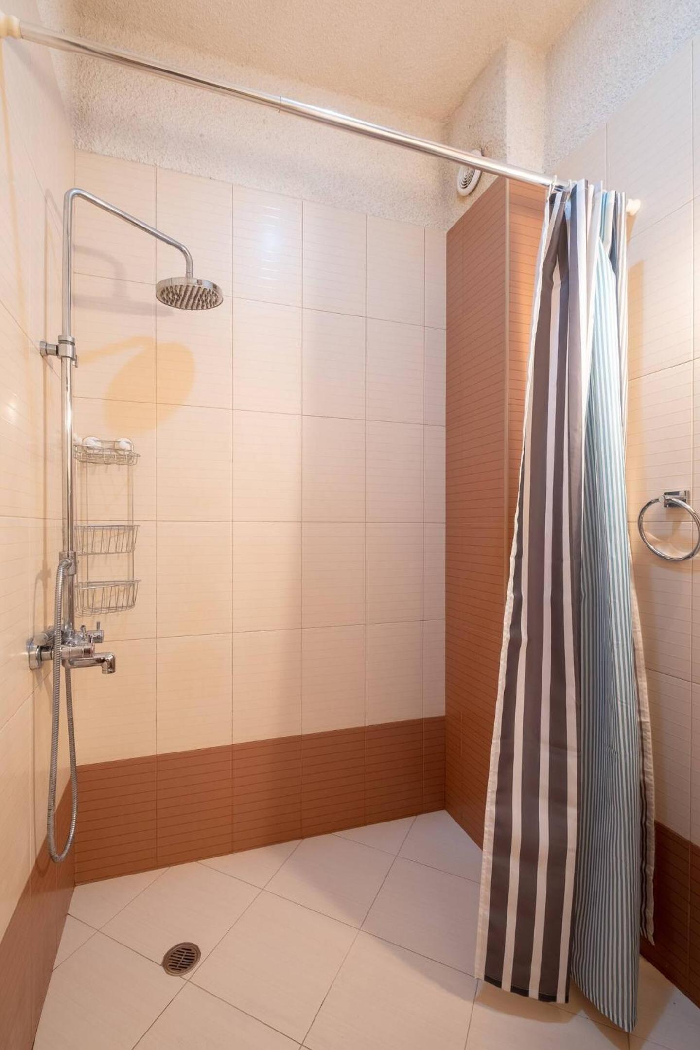 Top Pick! Central Spacious 2 Bedroom Apartment