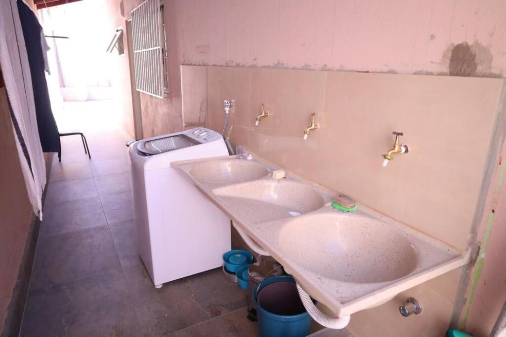 Casa para descanso e tranquilidade, alquiler vacacional en Uberaba — kitchen