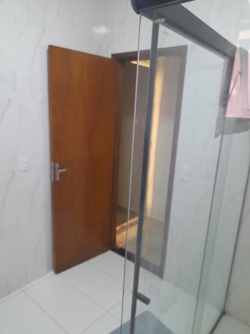Casa para descanso e tranquilidade, alquiler vacacional en Uberaba — bathroom