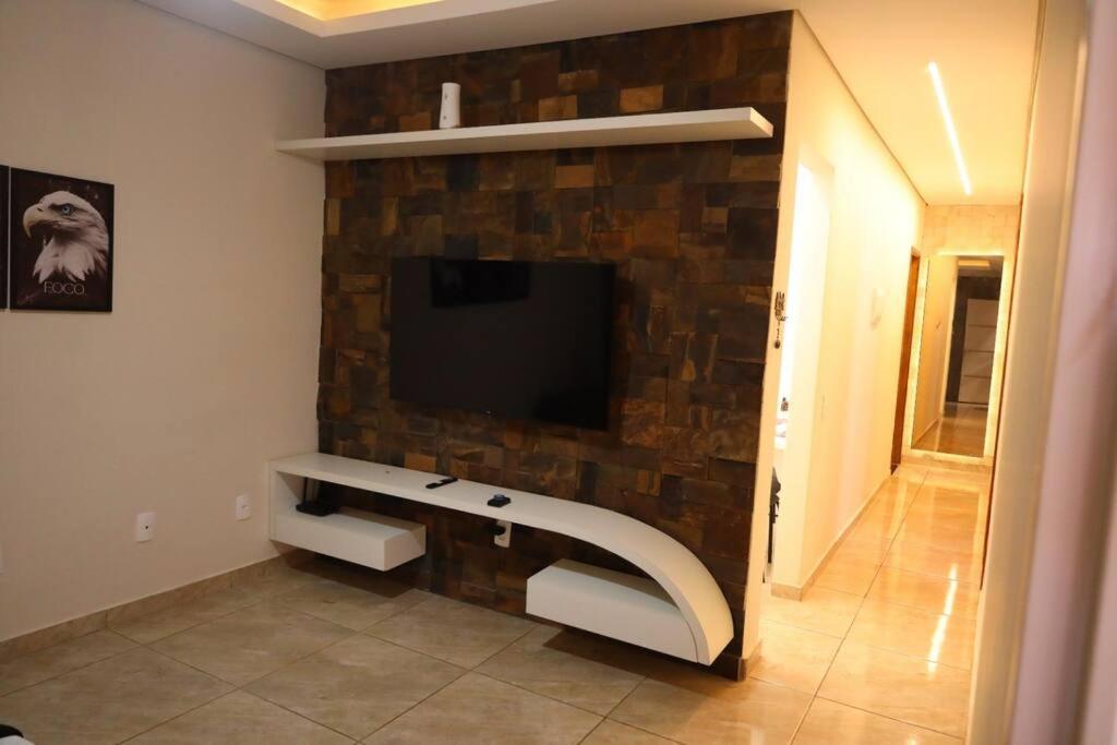 Casa para descanso e tranquilidade, alquiler vacacional en Uberaba — hotel room