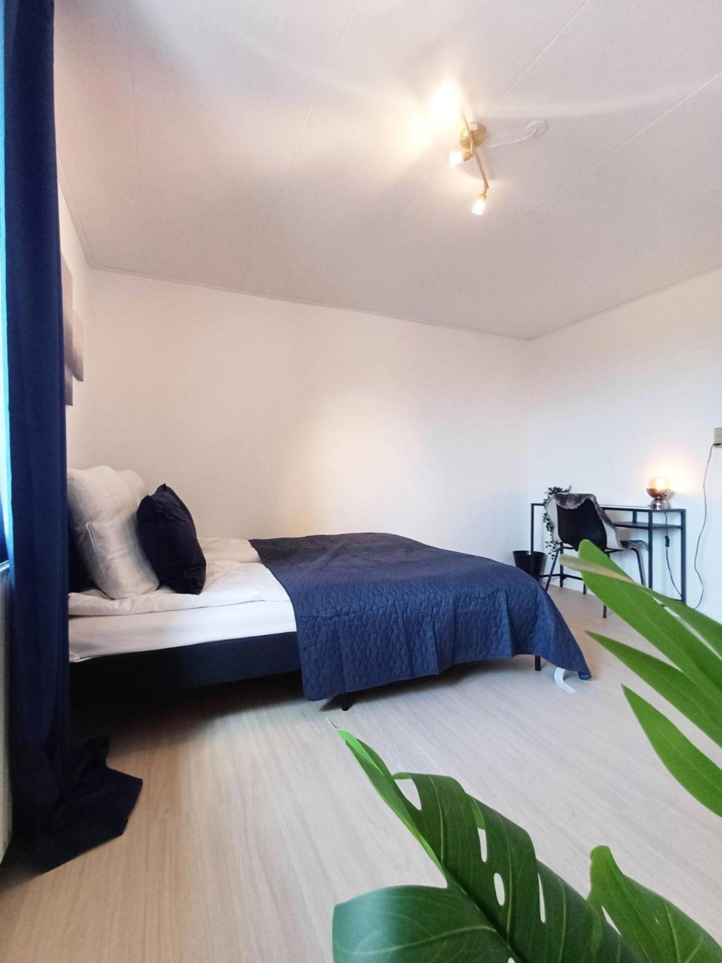 City Central Double Room 1 with free parking