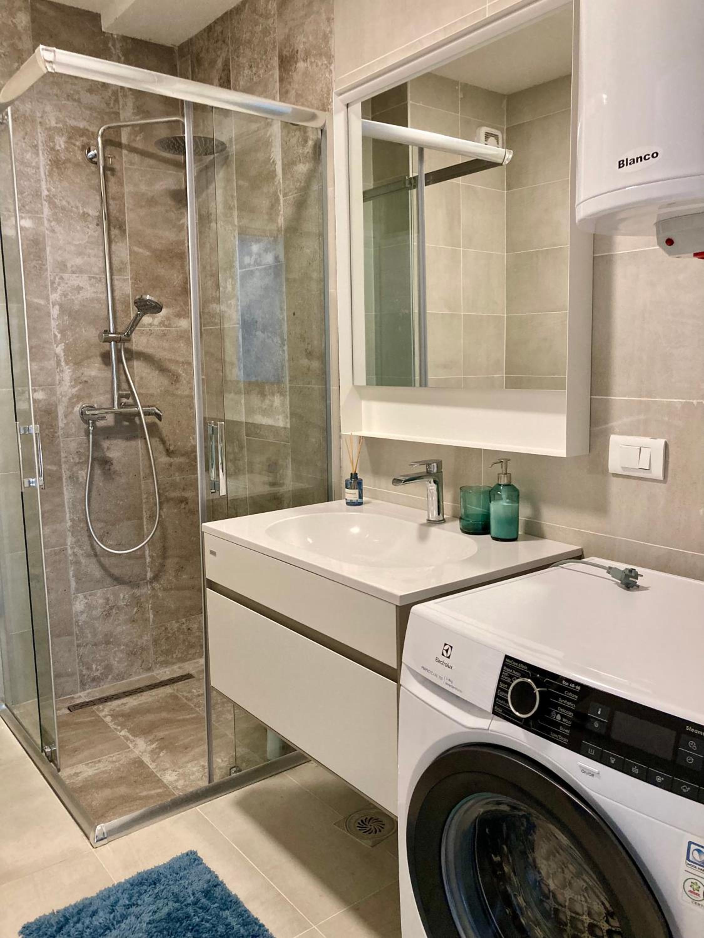 Modern apartment in city centre - Free parking view 5