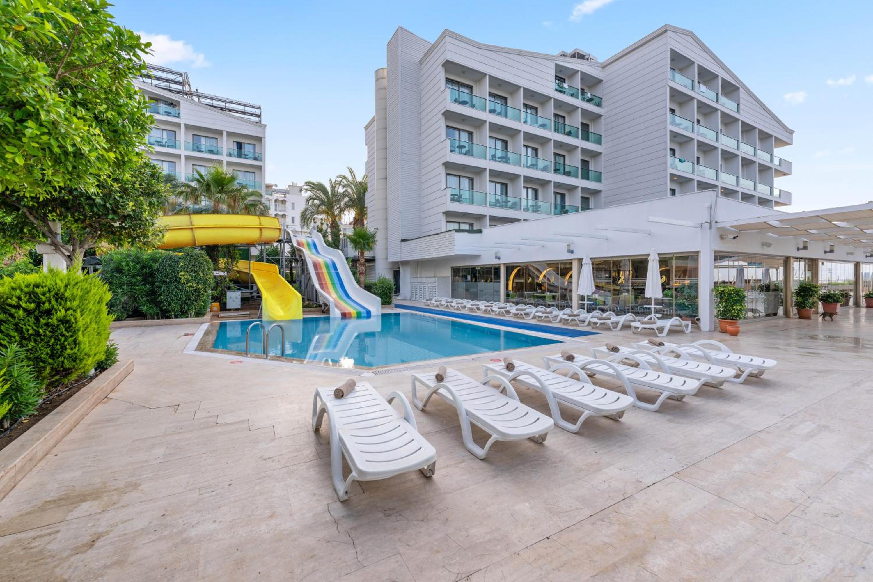 Falcon Otel - Image 31