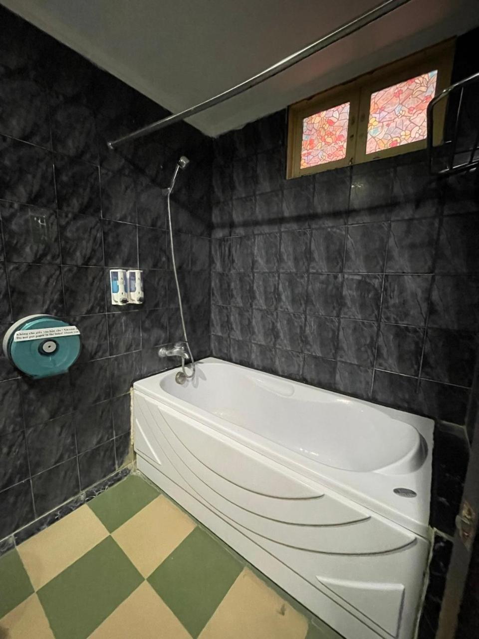 IL Divo Hostel 8 Hàng Đào & Travel & Spa - Hanoi Old Quarter