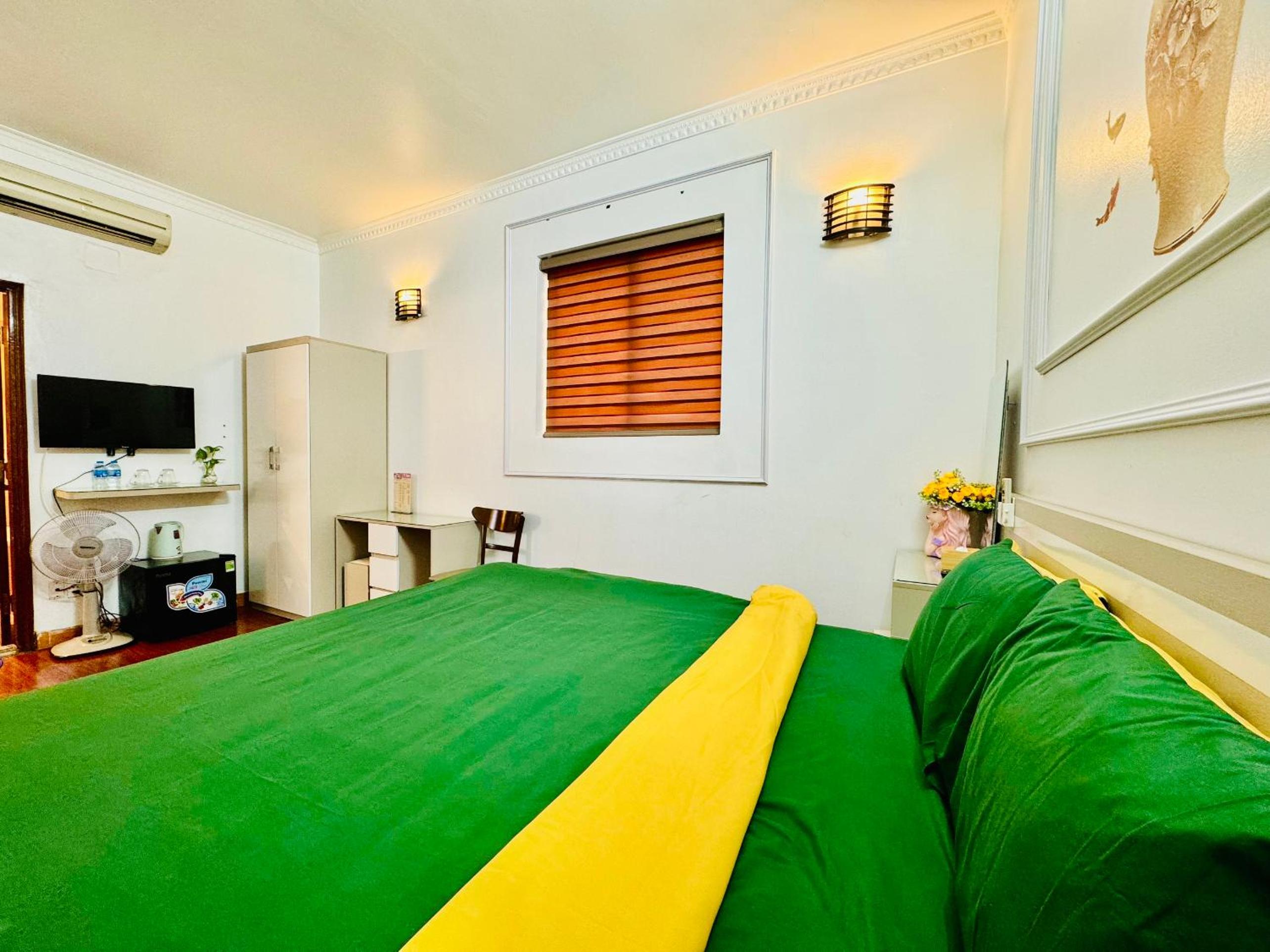 IL Divo Hostel 8 Hàng Đào & Travel & Spa - Hanoi Old Quarter