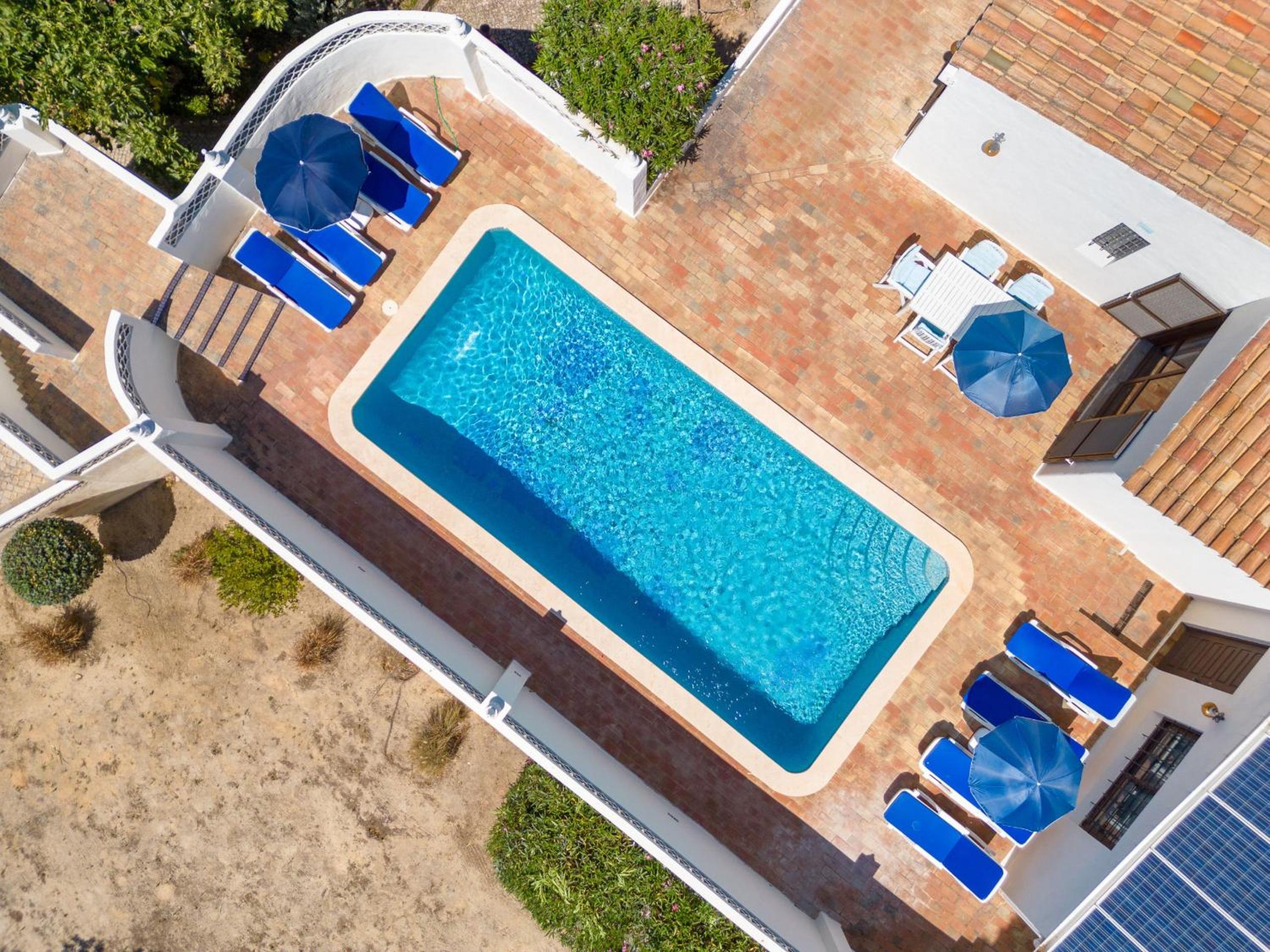4 Bed Villa, Pool & Tennis Court in Carvoeiro view 2