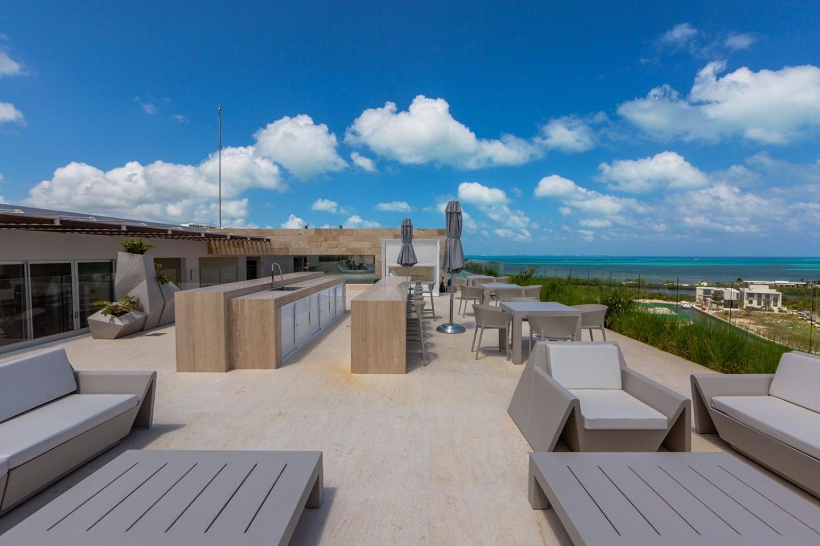Ocean view condo - Beach, pool & jacuzzi!