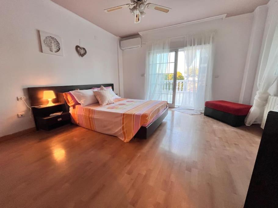 Alquilo chalet completo