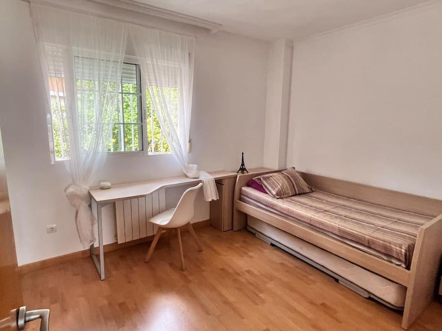 Alquilo chalet completo
