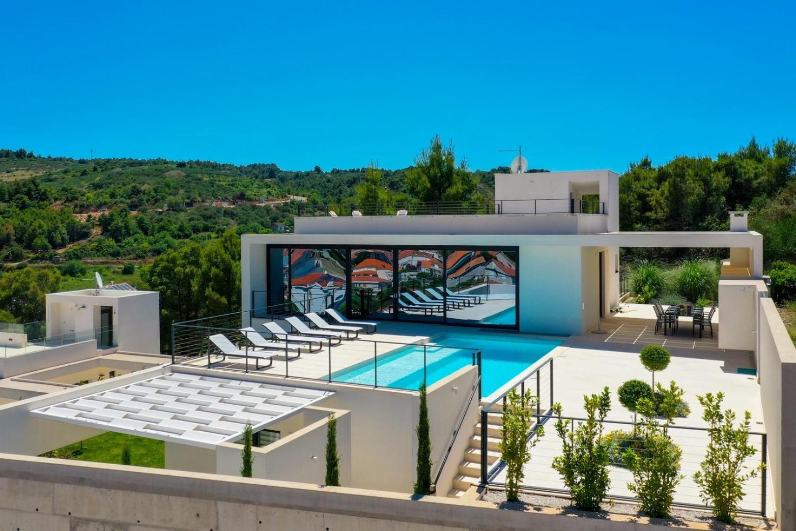 Beautifull Villa Adriatis with pool in Brač view 5