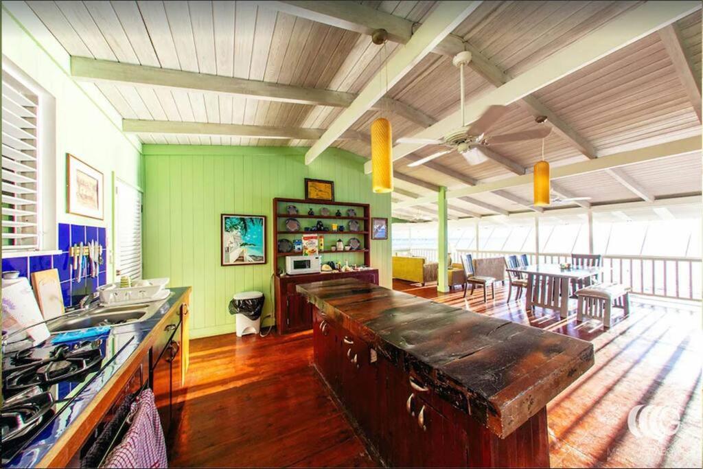 Deep Waterfront west coast 3 bed beach house