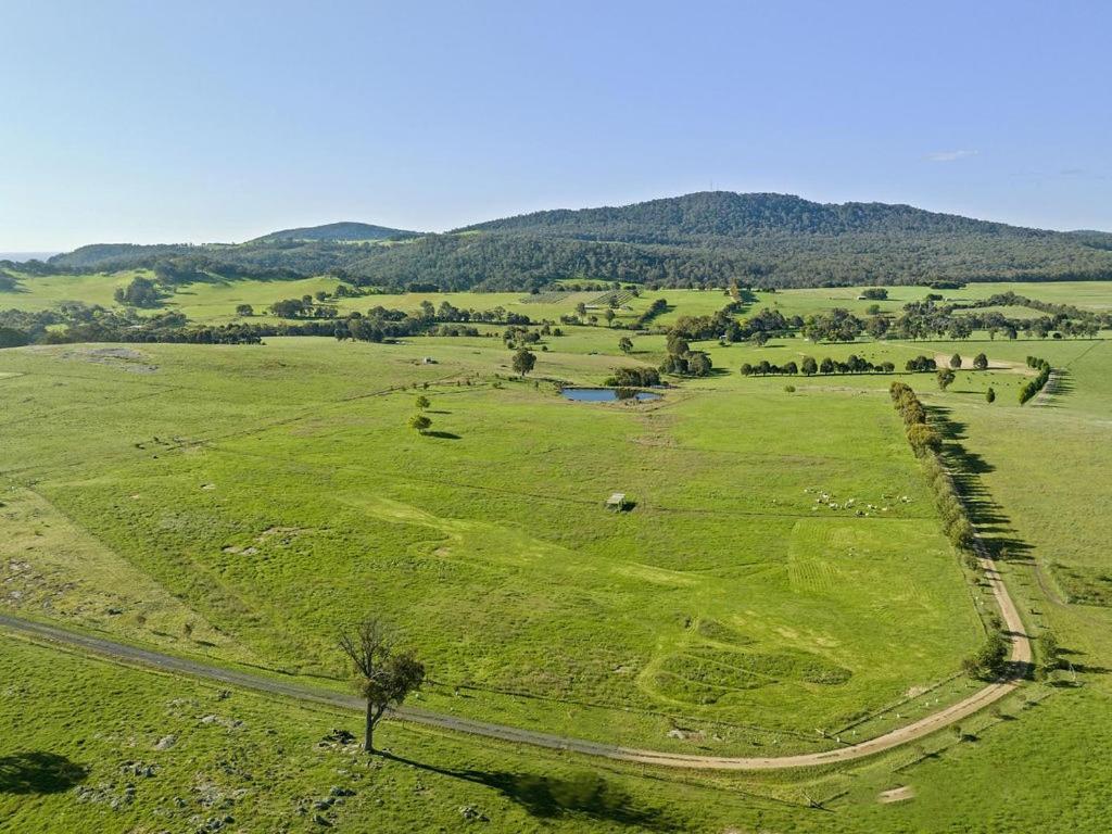 Seven Creeks Escape - Farm Stay