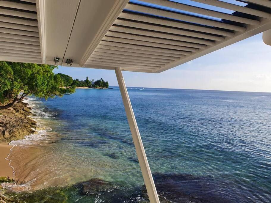 Deep Waterfront west coast 3 bed beach house