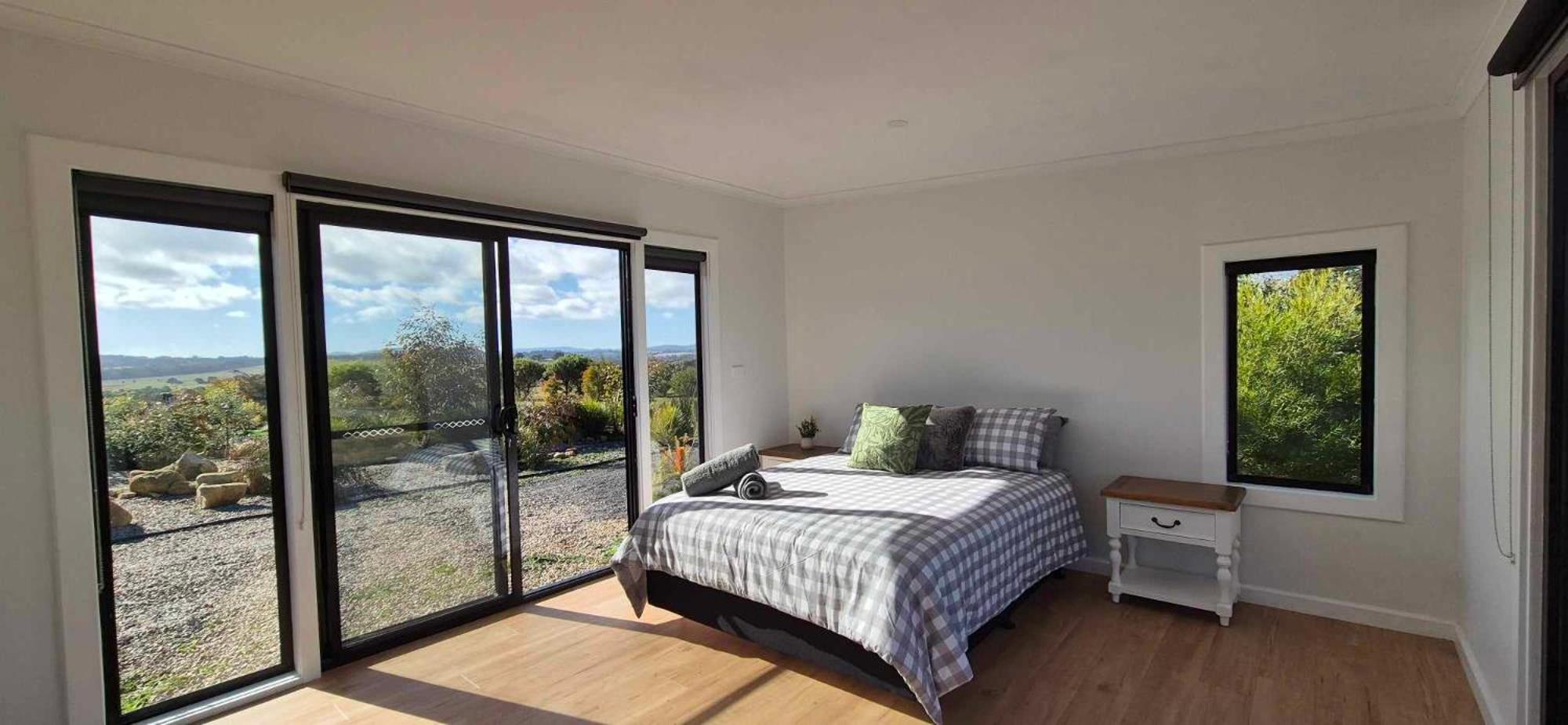 Seven Creeks Escape - Farm Stay