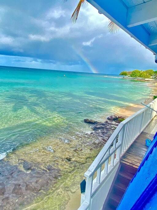 Deep Waterfront west coast 3 bed beach house