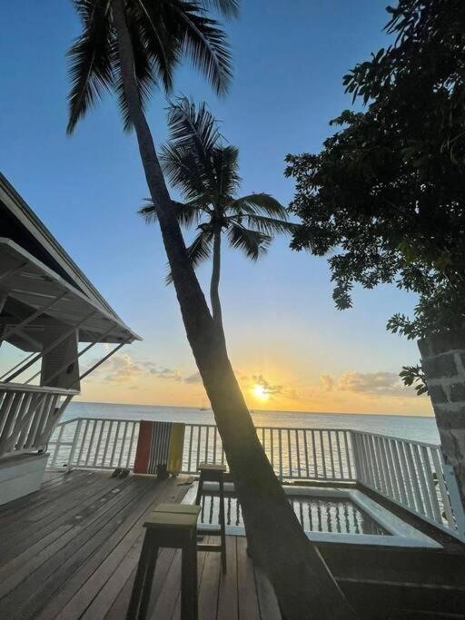 Deep Waterfront west coast 3 bed beach house