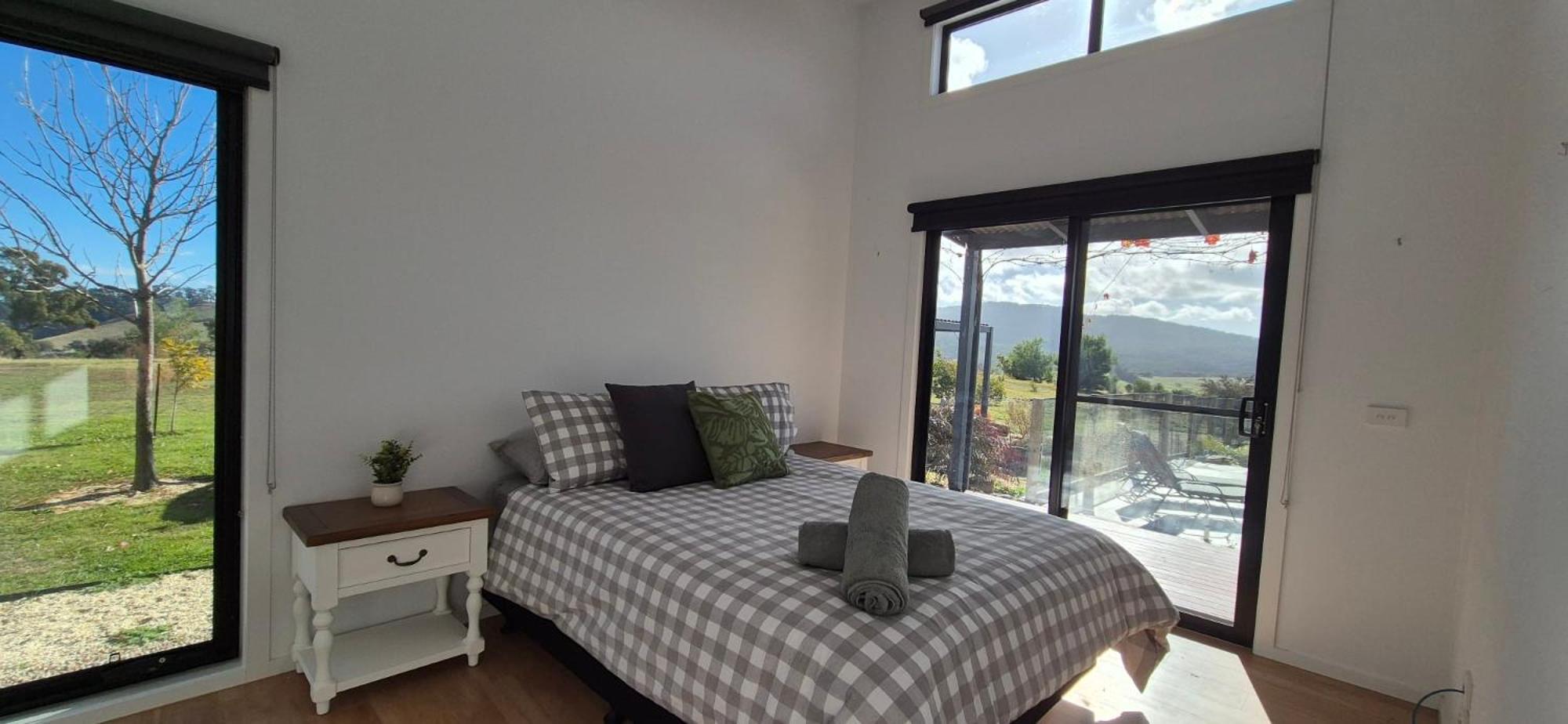 Seven Creeks Escape - Farm Stay