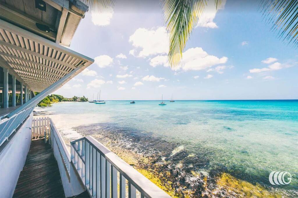 Deep Waterfront west coast 3 bed beach house