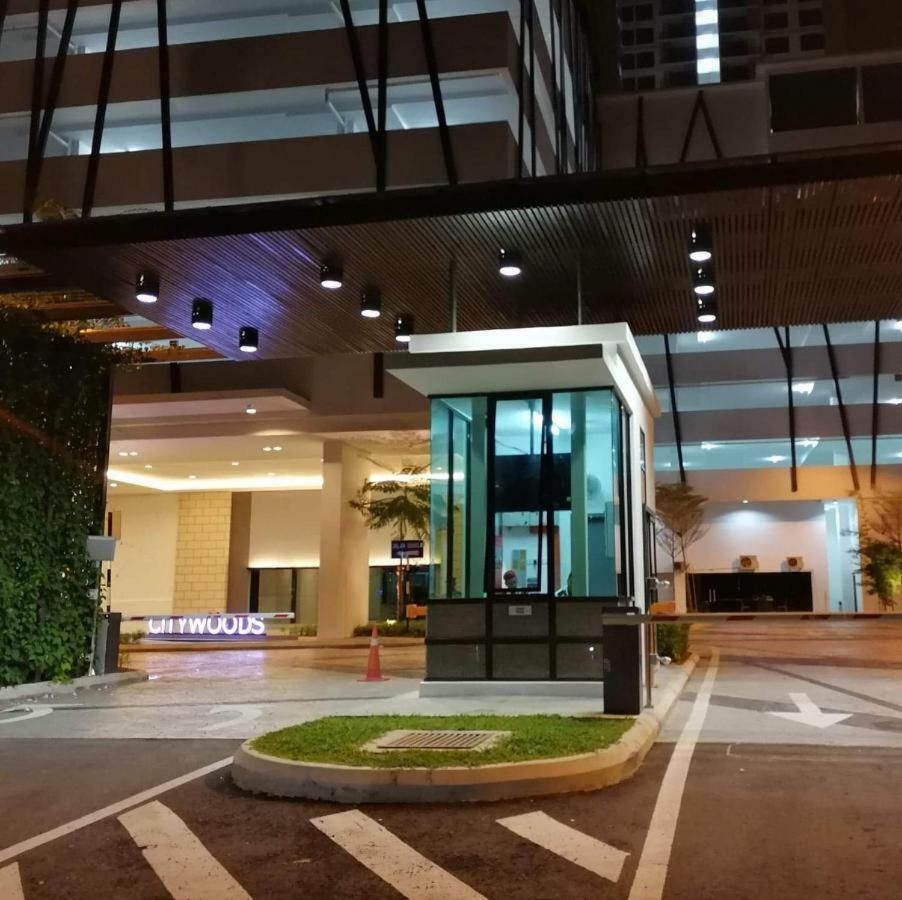 Citywoods Apartment Next to Thistle hotel,Hospital Sultanah Aminah,Ciq custom3km by YHA