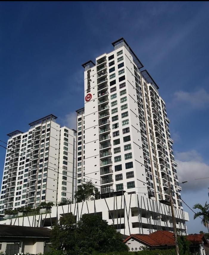 Citywoods Apartment Next to Thistle hotel,Hospital Sultanah Aminah,Ciq custom3km by YHA